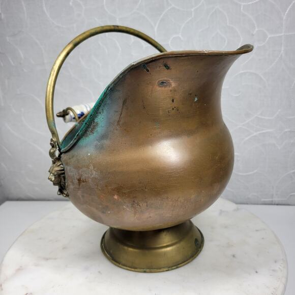 VTG Copper Coal Scuttle Ash Bucket 11" Patina Lion Head Delft Porcelain Handle - Picture 8 of 16